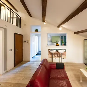 https://casajusta-trastevere.it-romehotels.com