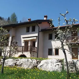 Casa vacanze Le Farfalle - Un Angolo Di Quite In Laghi, Stalle Comparetti